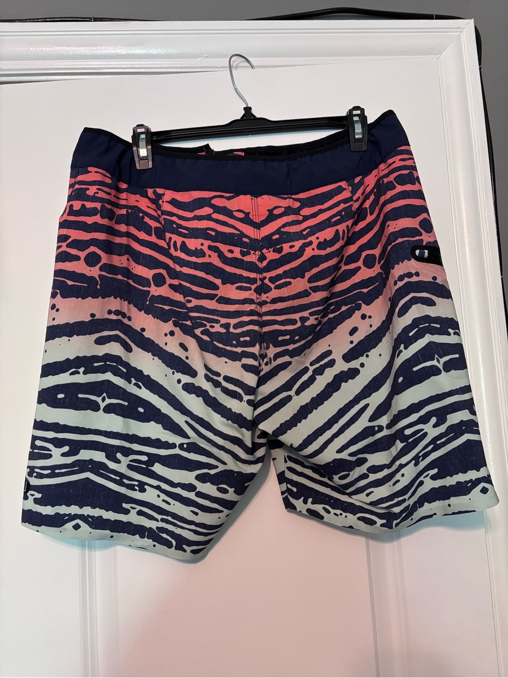 Dakine Menโs Board Shorts Size 32 Blue Coral Swim Trunks Surf - Picture 7 of 12